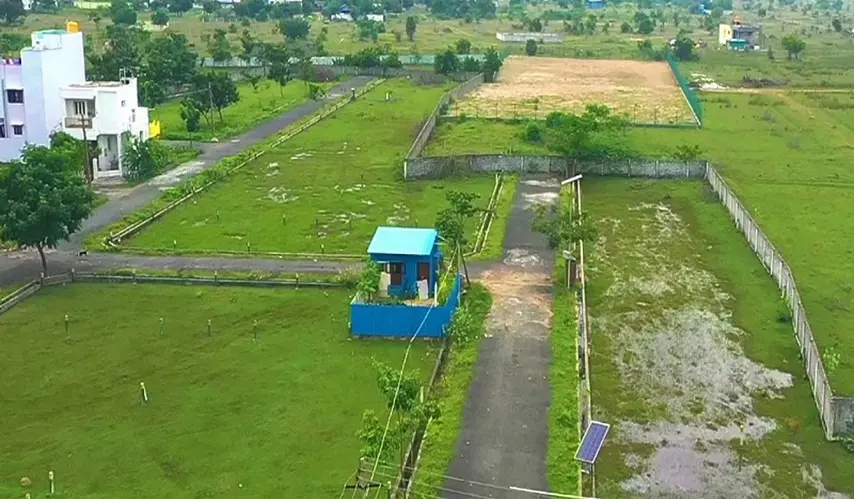 Jones_Metro_Square_1